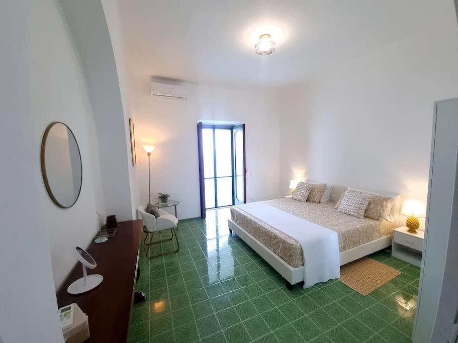 Casa Intiso - Two Double Bedroom Apartment Positano Eksteriør billede